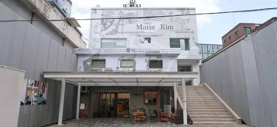Matin Kim Seongsu-dong flagship store exterior representing K-fashion trends in Seoul 2026