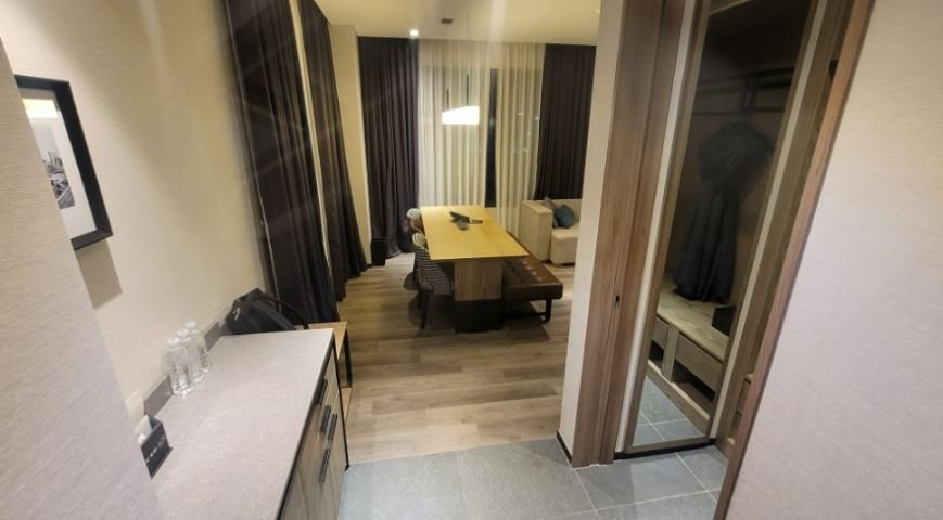 Entry view of a guest room at Four Points by Sheraton Josun Seoul Myeongdong